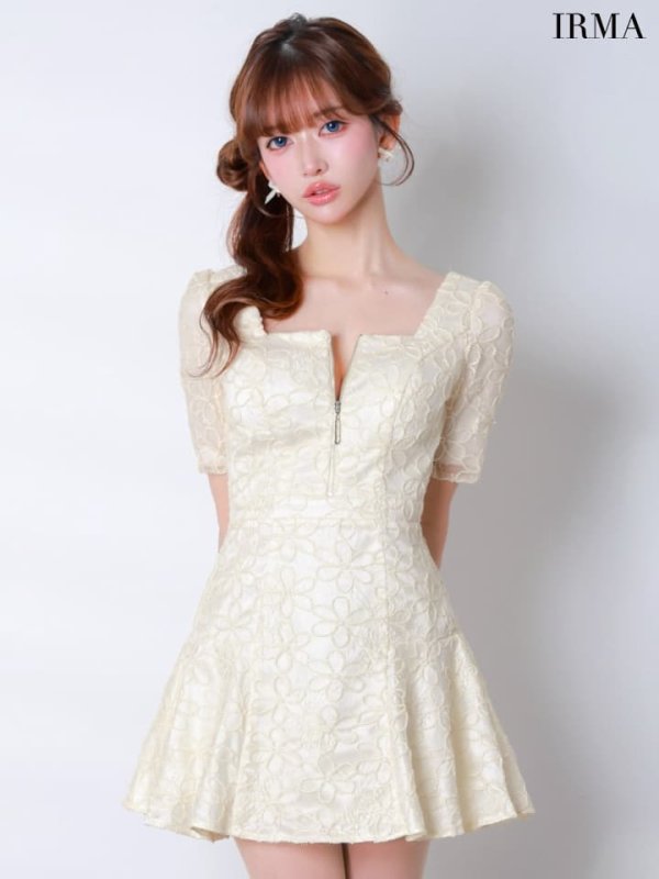 シャンパン　モデル：飛鳥　身長：160cm　着用サイズ：XSサイズ