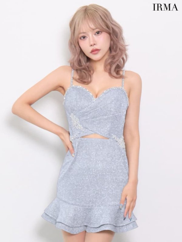アイリスグレー　モデル：如月れい　身長：156cm　着用サイズ：Sサイズ