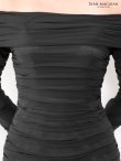 ブラック　モデル：リサ　身長：164cm　着用サイズ：Sサイズ