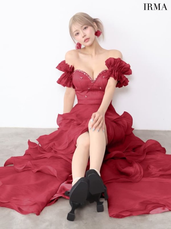 バーガンディ　モデル：如月れい　身長：156cm　着用サイズ：Mサイズ