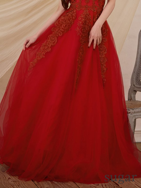 レッド　モデル：真優川咲　身長：158cm　着用サイズ：Sサイズ