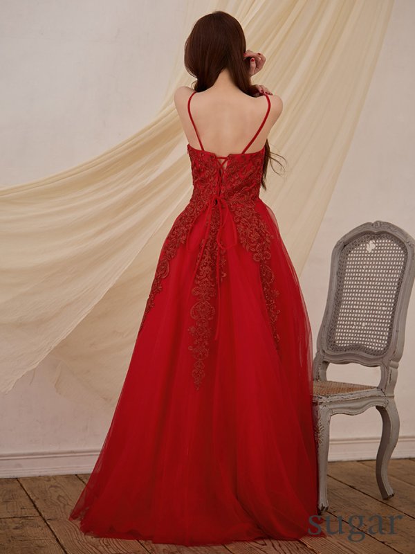 レッド　モデル：真優川咲　身長：158cm　着用サイズ：Sサイズ