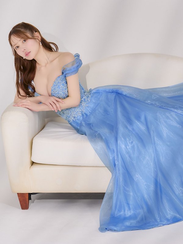 ブルー モデル：ゆめ　身長：160cm　着用サイズ：Sサイズ