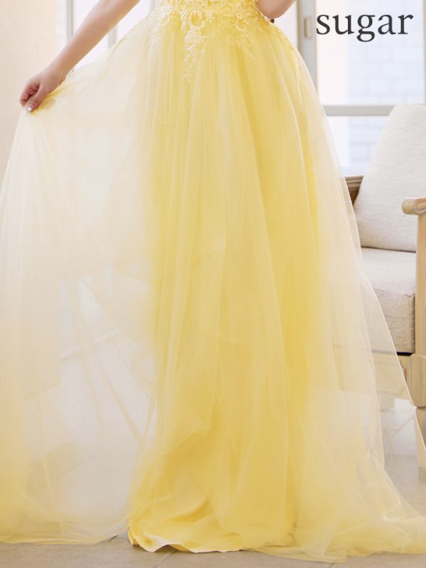 イエロー　モデル：真優川咲　身長：159cm　着用サイズ：Sサイズ