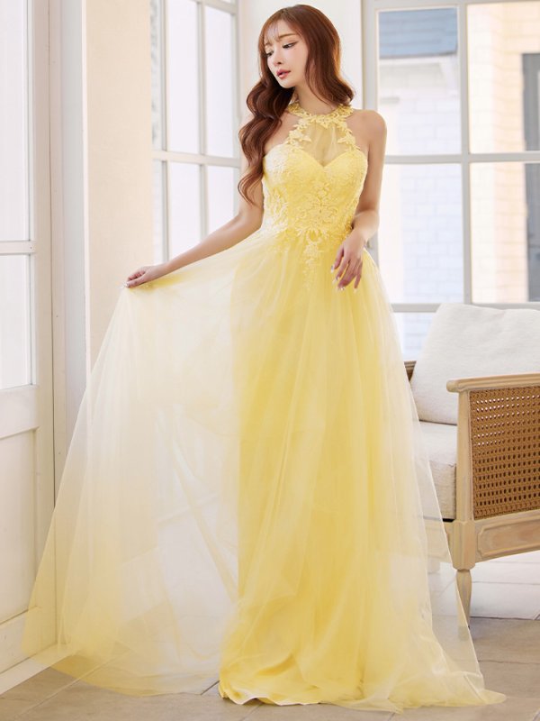 イエロー　モデル：真優川咲　身長：159cm　着用サイズ：Sサイズ