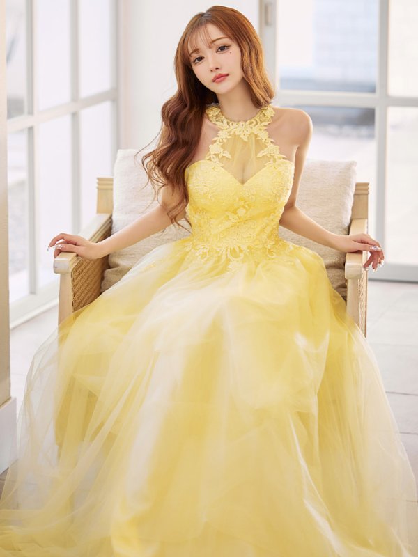 イエロー　モデル：真優川咲　身長：159cm　着用サイズ：Sサイズ