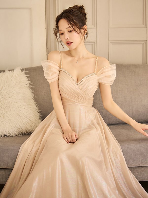 ベージュ モデル：ゆめ　身長：160cm　着用サイズ：Sサイズ