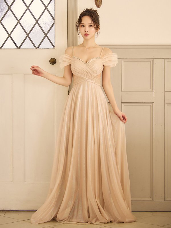 ベージュ モデル：ゆめ　身長：160cm　着用サイズ：Sサイズ