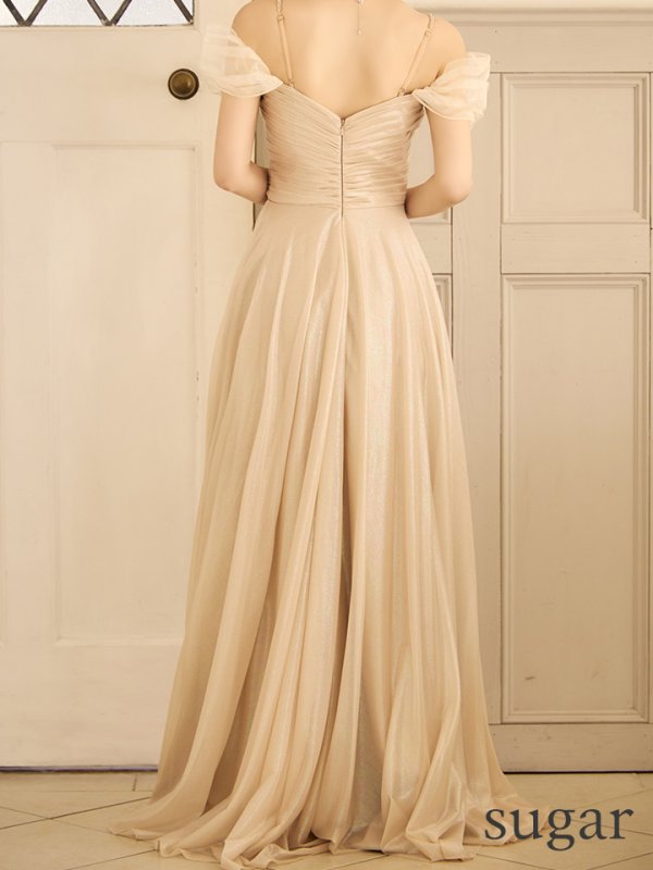 ベージュ モデル：ゆめ　身長：160cm　着用サイズ：Sサイズ