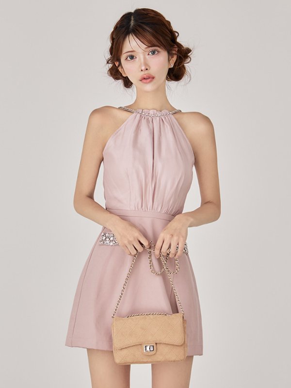 ピンクベージュ モデル：まりん　身長：164cm　着用サイズ：Sサイズ