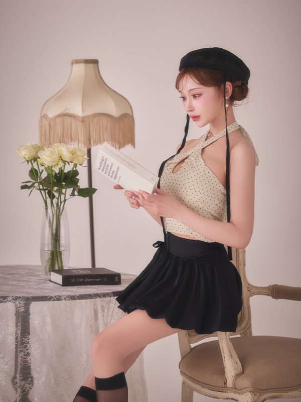 アイボリーxブラック モデル：明日花キララ　身長：162cm サイズ：Sサイズ