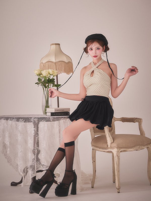 アイボリーxブラック モデル：明日花キララ　身長：162cm サイズ：Sサイズ