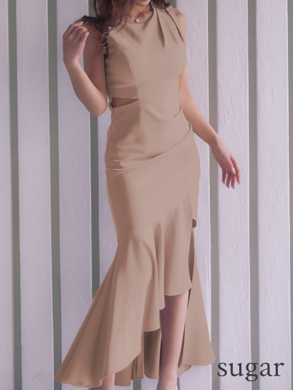 ベージュ　モデル：カレン　身長：153cm　着用サイズ：Sサイズ