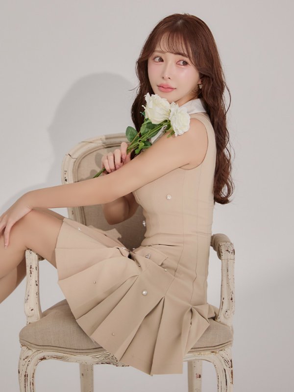 ベージュ　モデル：りな　身長：160cm　着用サイズ：Sサイズ