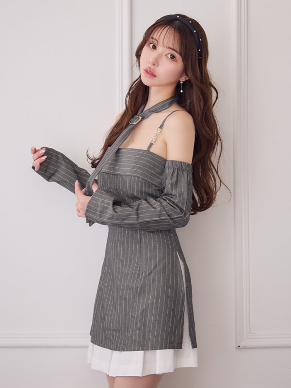 グレー×ホワイト モデル：ゆめ　身長：160cm　着用サイズ：Sサイズ