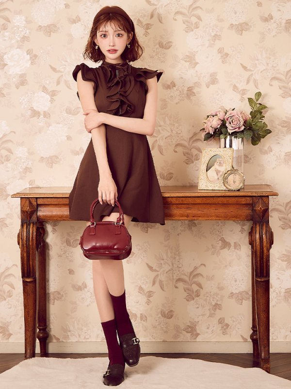 ブラウン モデル：明日花キララ　身長：162cm サイズ：Sサイズ