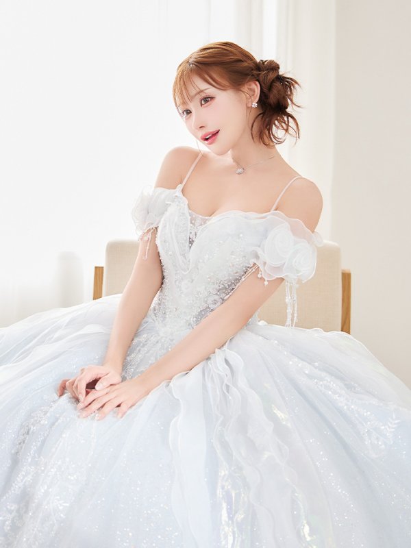 ホワイトブルー モデル：明日花キララ　身長：162cm　着用サイズ：S(XS〜M)サイズ