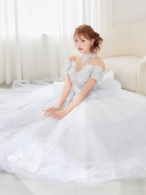 ホワイトブルー モデル：明日花キララ　身長：162cm　着用サイズ：S (XS〜M)サイズ