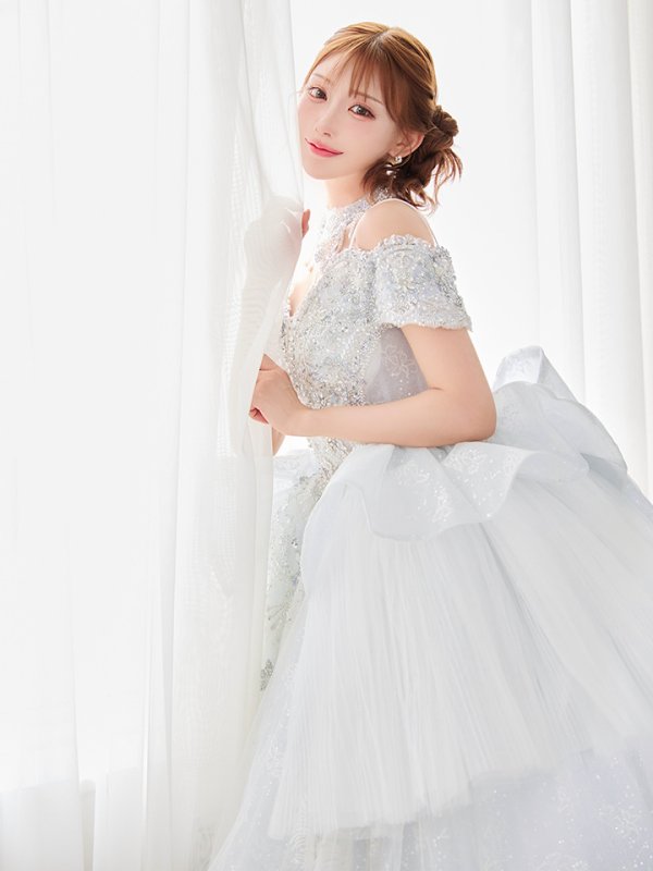 ホワイトブルー モデル：明日花キララ　身長：162cm　着用サイズ：S (XS〜M)サイズ