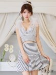 ホワイトxブラック モデル：まりん　身長：164cm　着用サイズ：Sサイズ