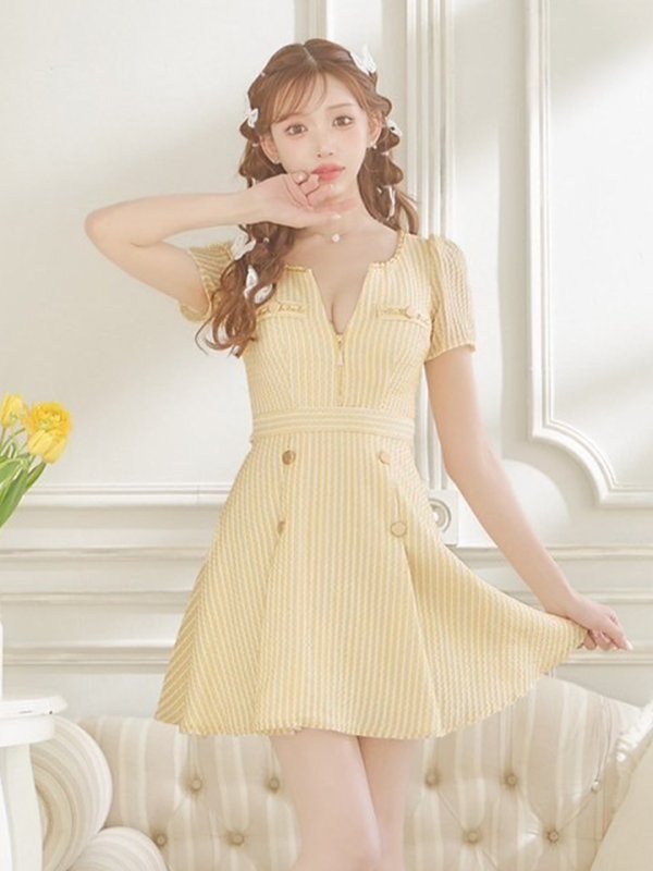 イエロー  モデル:明日花キララ 身長:162cm 着用サイズ:Sサイズ