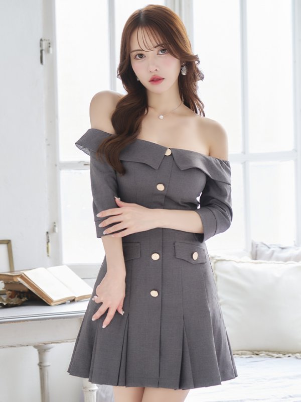 画像2: XSサイズあり【an /アン】オフショルダー/ 袖あり/ ハーフスリーブ/ ボタン/ プリーツ/ Aライン/ ミニドレス/ キャバドレス[OF05] (2)