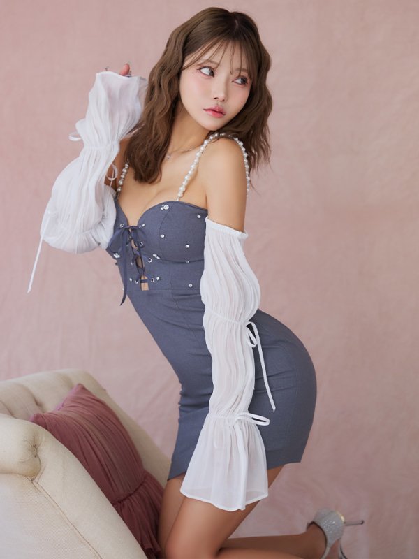 グレー モデル:如月れい 身長:156cm 着用サイズ:Sサイズ