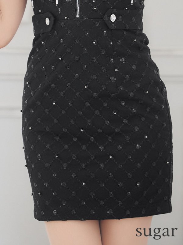 ブラック モデル:明日花キララ 身長:162cm 着用サイズ:Sサイズ