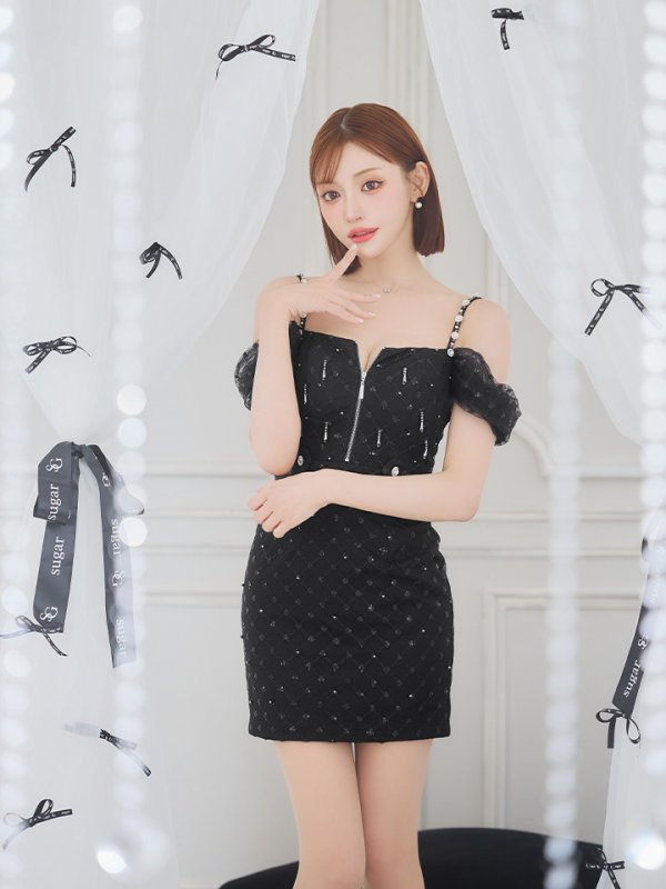 ブラック モデル:明日花キララ 身長:162cm 着用サイズ:Sサイズ