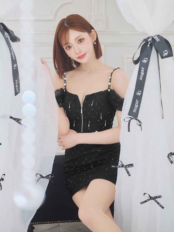 ブラック モデル:明日花キララ 身長:162cm 着用サイズ:Sサイズ