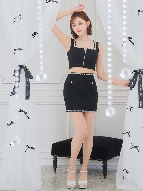 ブラック モデル:明日花キララ 身長162cm 着用サイズ:Sサイズ