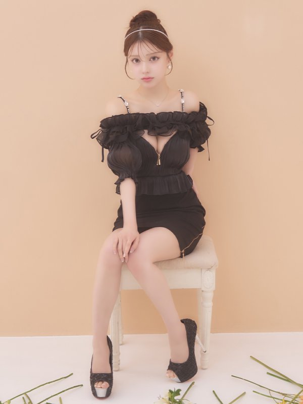 ブラック モデル:ももか 身長:156cm 着用サイズ:Sサイズ