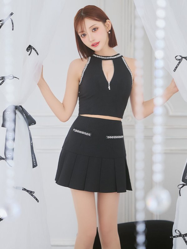 ブラック　モデル：明日花キララ　身長：162cm 着用サイズ：Sサイズ