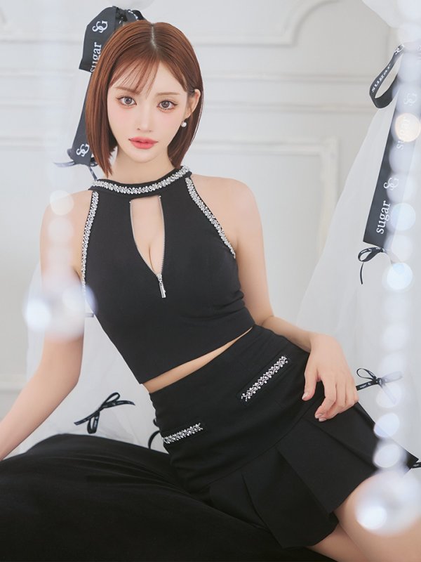 ブラック　モデル：明日花キララ　身長：162cm 着用サイズ：Sサイズ