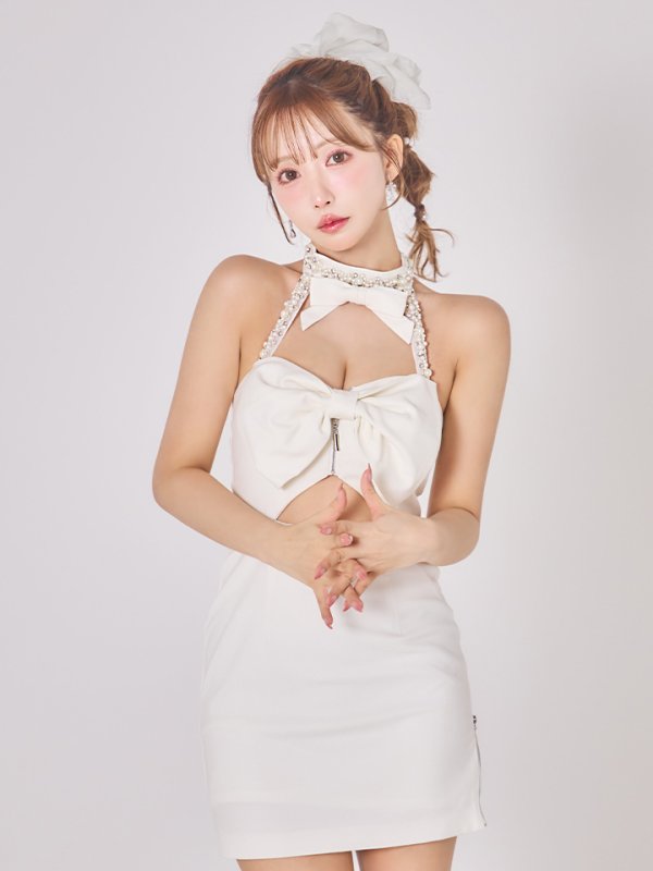 ホワイト モデル：三上悠亜　身長：159cm　着用サイズ：Sサイズ