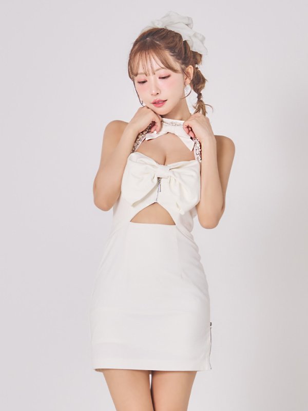 ホワイト モデル：三上悠亜　身長：159cm　着用サイズ：Sサイズ