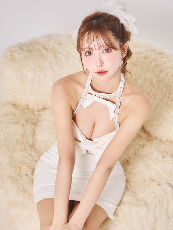 ホワイト モデル：三上悠亜　身長：159cm　着用サイズ：Sサイズ