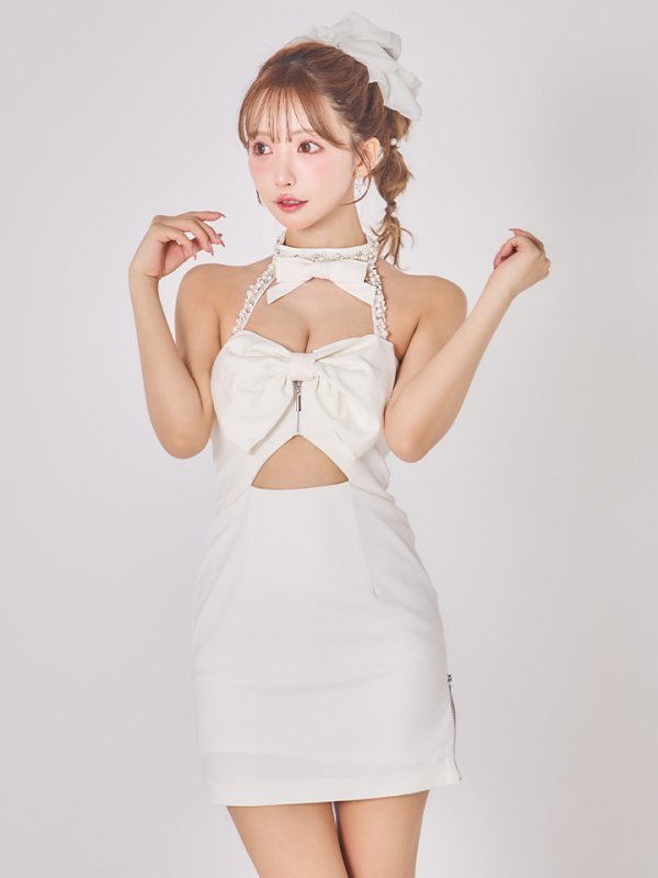 ホワイト モデル：三上悠亜　身長：159cm　着用サイズ：Sサイズ