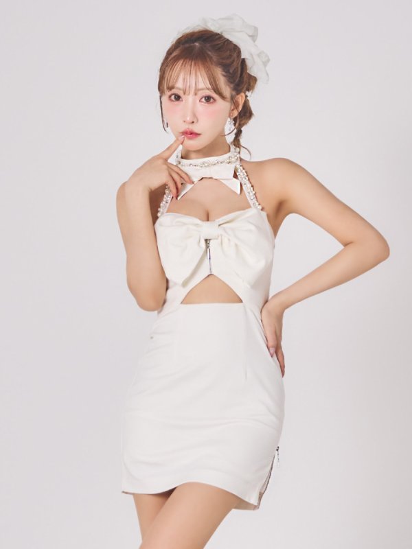 ホワイト モデル：三上悠亜　身長：159cm　着用サイズ：Sサイズ