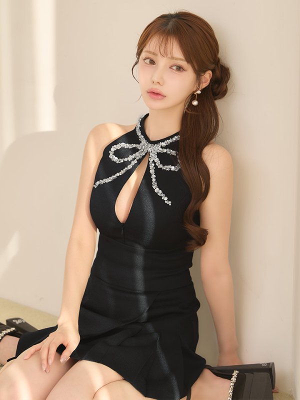 ブラック モデル：ももか　身長：156cm　着用サイズ：Sサイズ