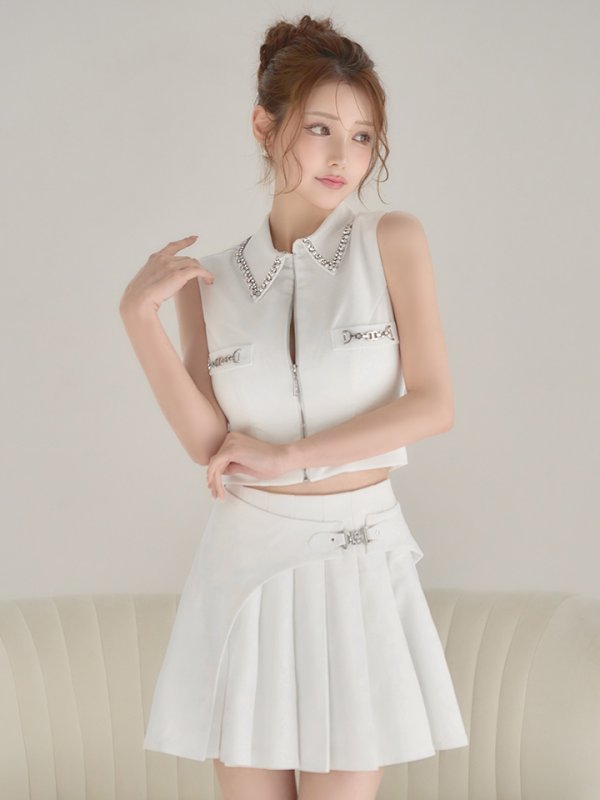 ホワイト モデル：ももか　身長：156cm　着用サイズ：Sサイズ