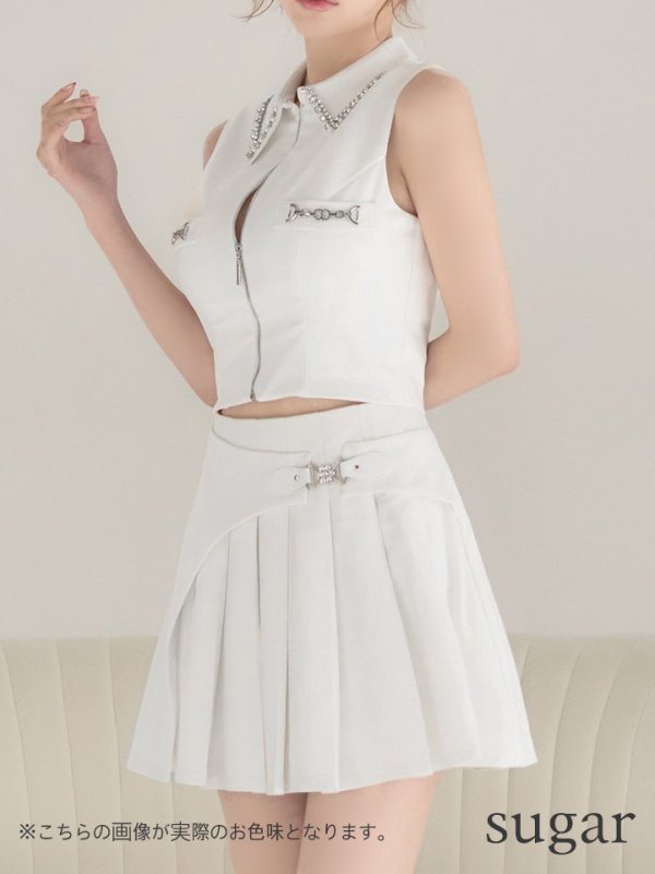 ホワイト モデル：ももか　身長：156cm　着用サイズ：Sサイズ