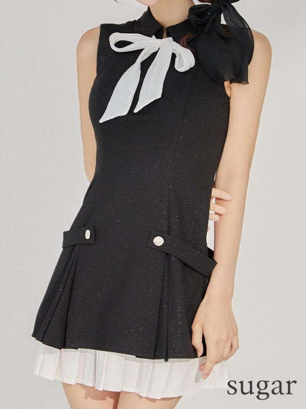 ブラックxホワイト　モデル：まりん　身長：164cm　着用サイズ：Sサイズ