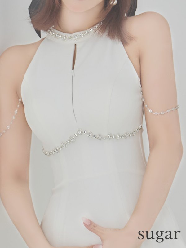 ホワイト モデル:三上悠亜 身長:159cm 着用サイズ:Sサイズ