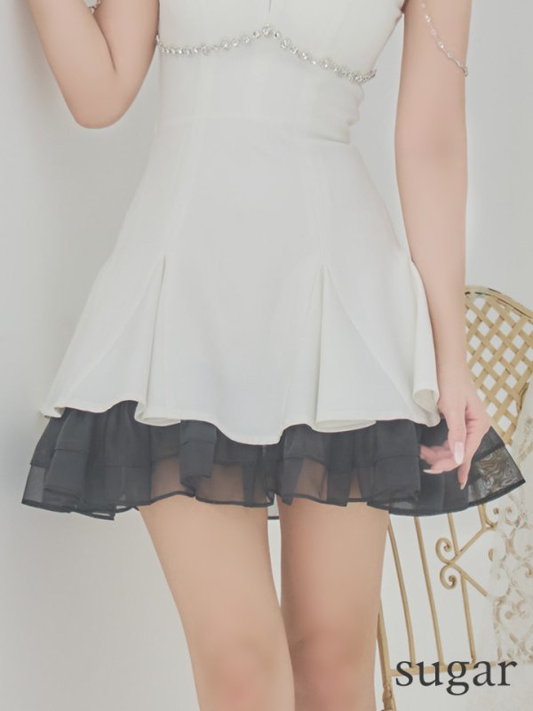 ホワイト モデル:三上悠亜 身長:159cm 着用サイズ:Sサイズ