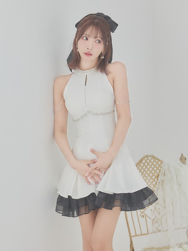 ホワイト モデル:三上悠亜 身長:159cm 着用サイズ:Sサイズ