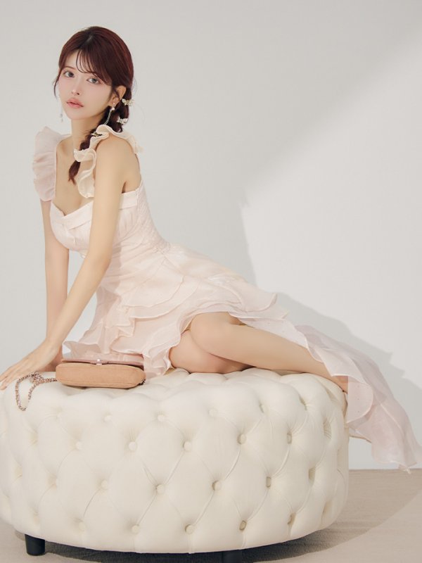 ベージュ モデル：まりん　身長：164cm　着用サイズ：Sサイズ