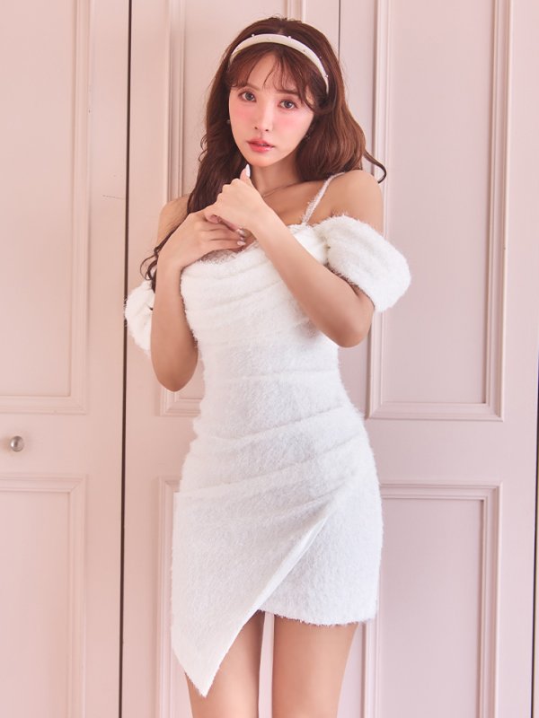 ホワイト　モデル：三上悠亜　身長：159cm　着用サイズ：Sサイズ