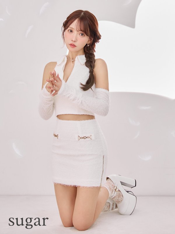 ホワイト　モデル：三上悠亜　身長：159cm　着用サイズ：Sサイズ