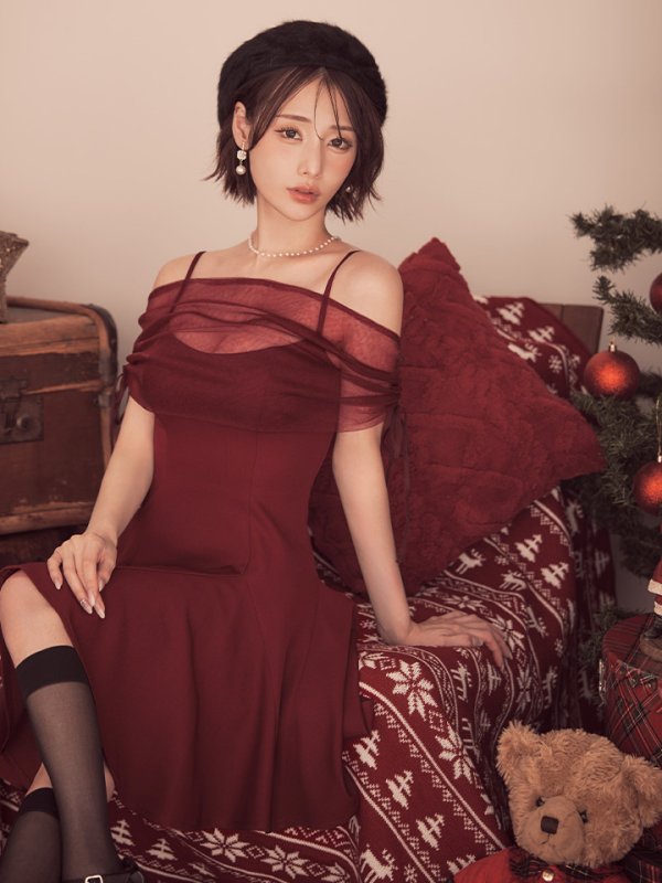 ワインレッド　モデル：りこ　身長：156cm　着用サイズ：Sサイズ